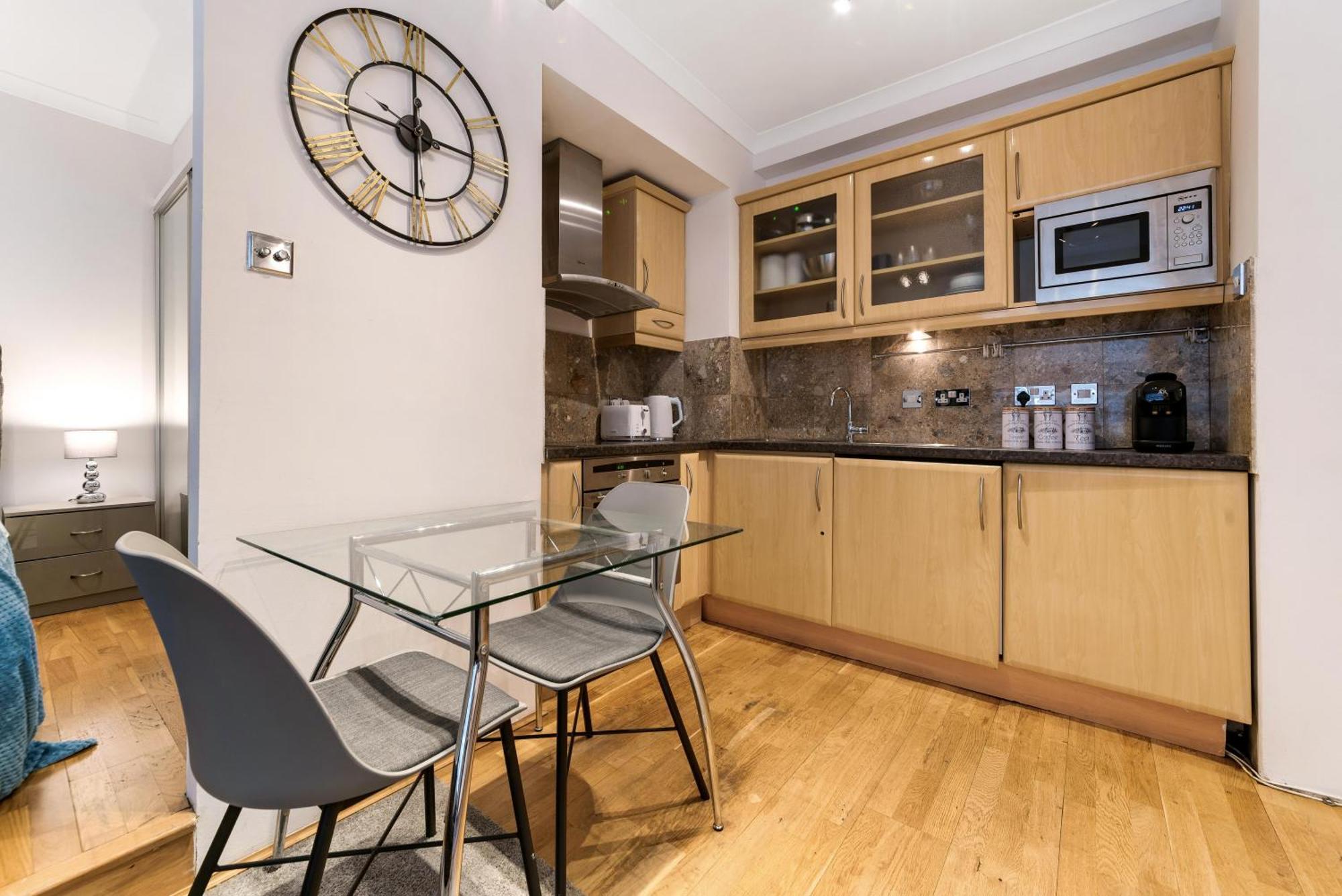 Your In The Heart Of - In Nell Gwynn House London
