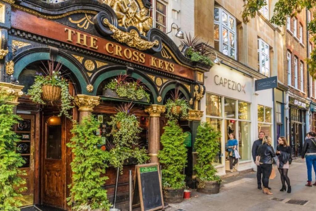 Your In The Heart Of - In Nell Gwynn House London