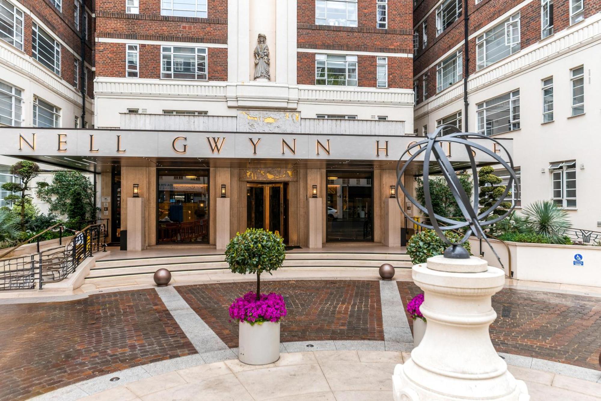 Your In The Heart Of - In Nell Gwynn House Apartment