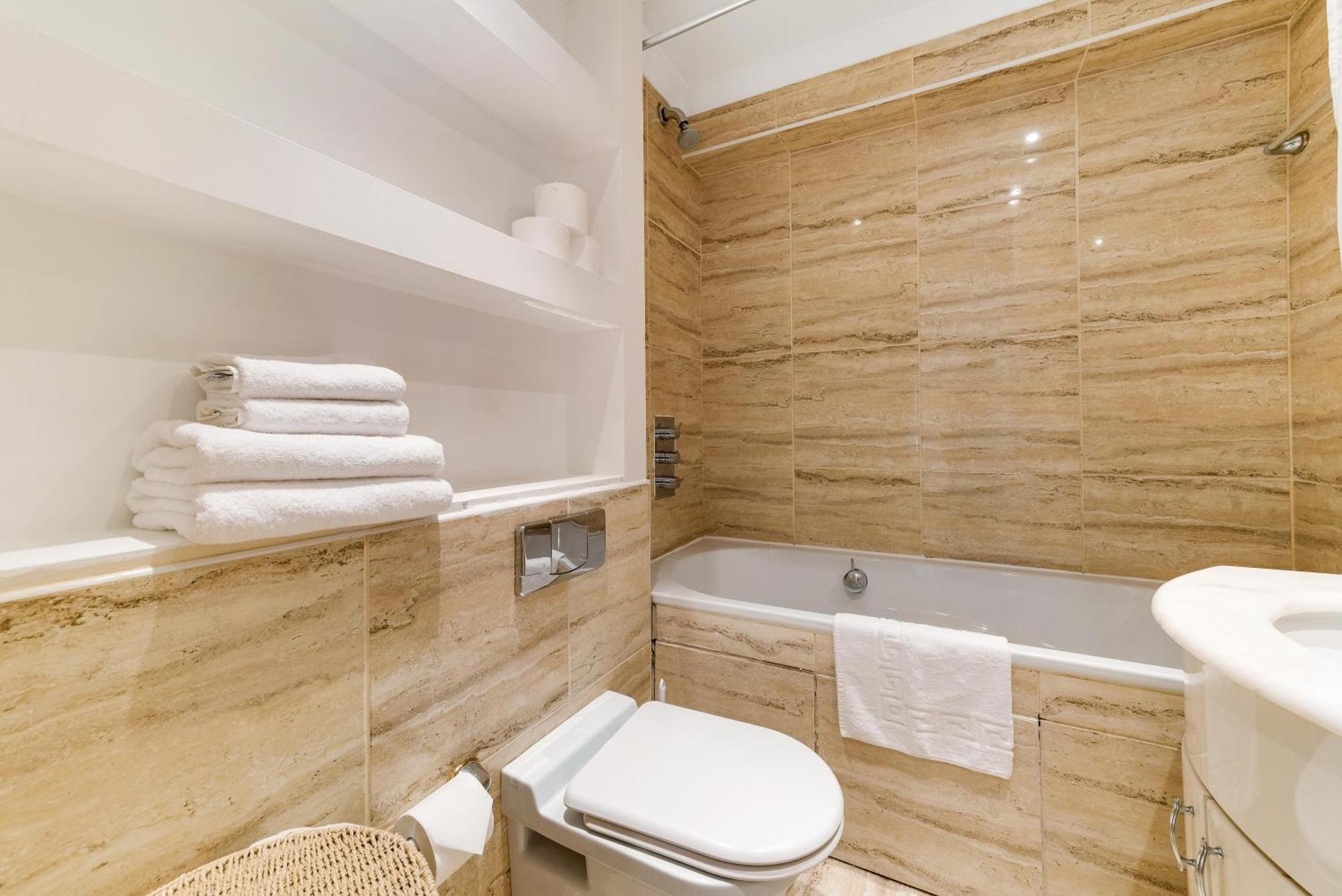 Your In The Heart Of - In Nell Gwynn House Apartment