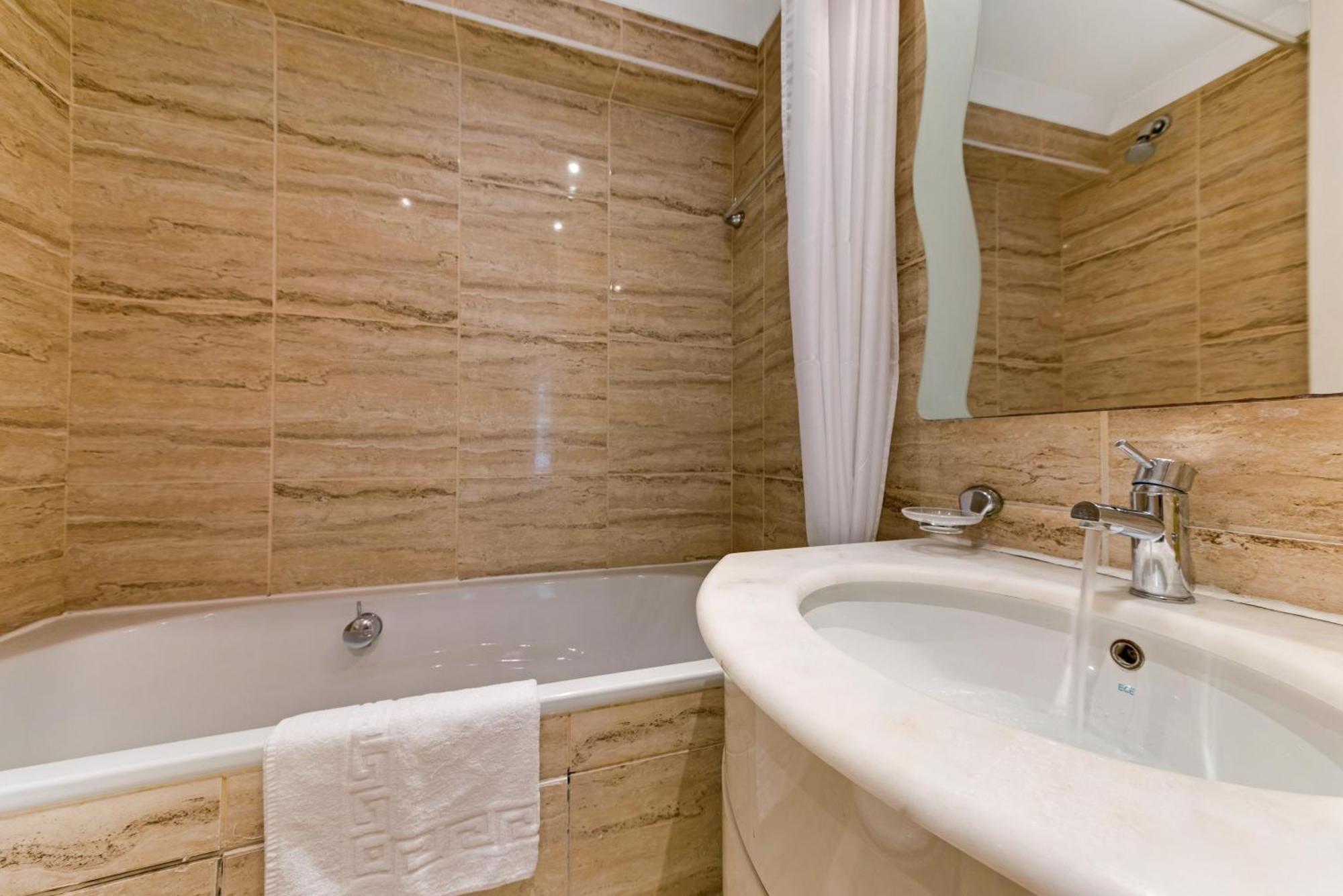 Your In The Heart Of - In Nell Gwynn House Apartment *