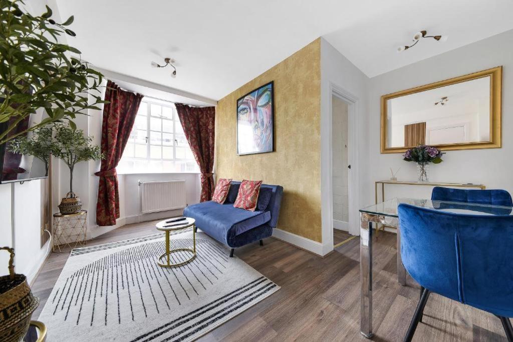 Your In The Heart Of - In Nell Gwynn House Apartment London