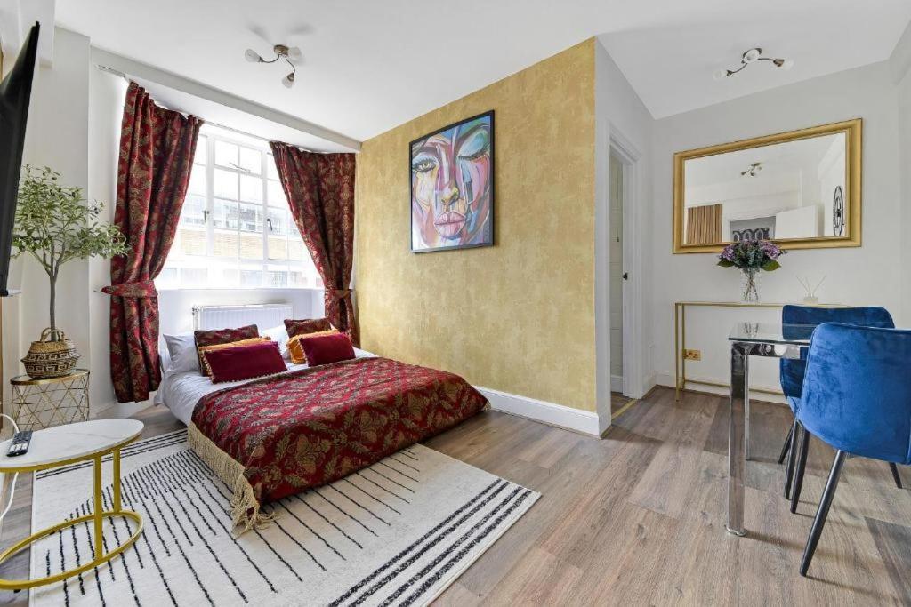Your In The Heart Of - In Nell Gwynn House London
